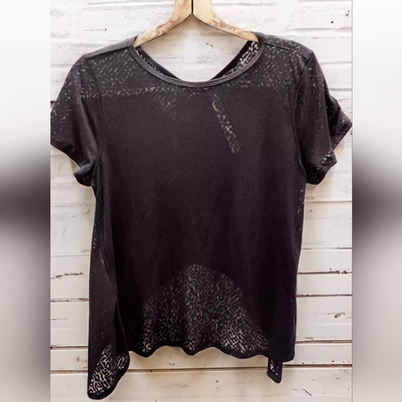 Lululemon Shirt - Picture 1 of 3
